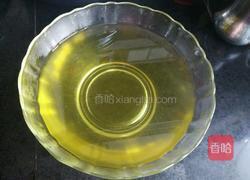 牛奶菊花龟苓膏的做法图解3