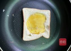 鸡蛋煎面包片的做法图解3