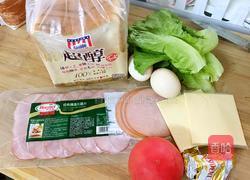 火腿培根蛋三明治的做法图解1