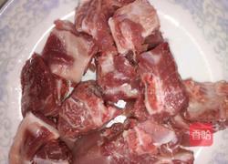 排骨酸菜苦瓜汤的做法图解1