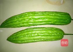 排骨酸菜苦瓜汤的做法图解2