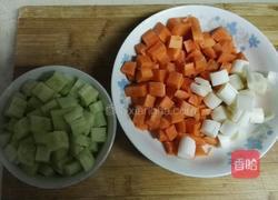 酱爆肉丁的做法图解1