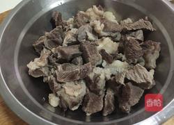 土豆烧牛腱子的做法图解4