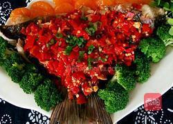 剁椒蒸鱼尾的做法图解5