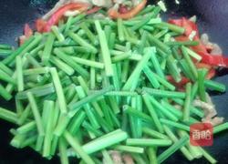 韭菜花炒肉丝的做法图解7