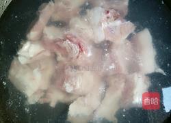 西红柿排骨汤的做法图解2