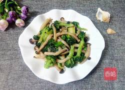 西兰花炒蟹味菇的做法图解8