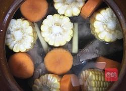 伞骨胡萝卜玉米汤(沙煲法)的做法图解5