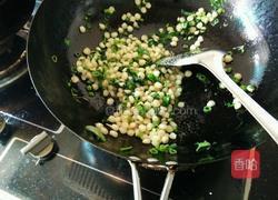 玉米蛋炒饭的做法图解2