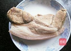 蒜泥白肉的做法图解1
