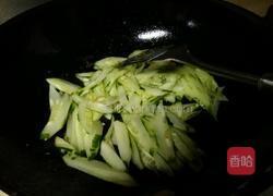 瘦肉炒青瓜的做法图解5