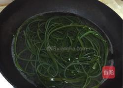 酸甜凉拌海带丝的做法图解2