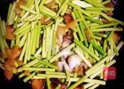 腊肉炒蒜薹的做法图解9