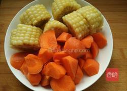 胡萝卜玉米排骨汤的做法图解4