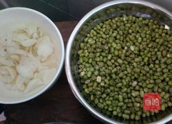 百合绿豆汤的做法图解2