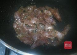 荷兰豆炒腊肠的做法图解4
