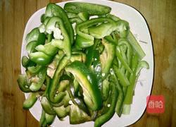 菜椒炒肉丝的做法图解3