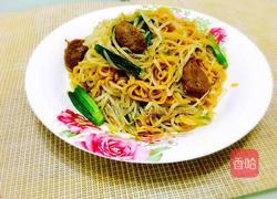 银芽肉丸炒面的做法图解6