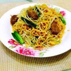 银芽肉丸炒面的做法[图]