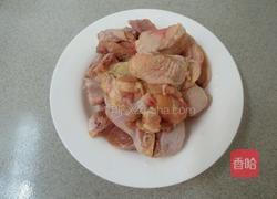 双椒鸡块的做法图解1