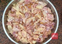 虫草花蒸大盘鸡的做法图解3