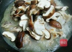 香菇筒骨汤的做法图解5