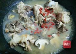 香菇筒骨汤的做法图解6