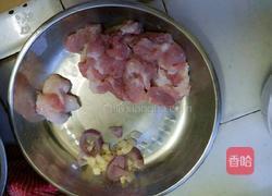 菜花炒肉片的做法图解2