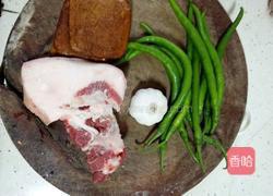 杭椒肉丝炒茶干的做法图解1