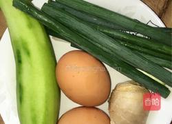 丝瓜炒鸡蛋的做法图解1