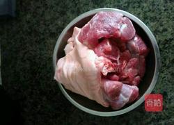 卤猪圆蹄的做法图解1