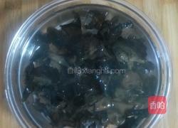 木耳鲜姜炒肉片的做法图解2