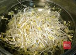 凉拌绿豆芽的做法图解6