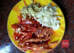 辣椒焖鱼的做法图解2