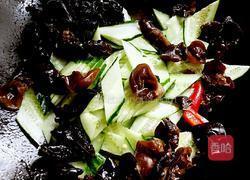 黄瓜木耳炒肉片的做法图解8