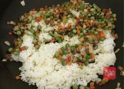 杂蔬炒饭的做法图解7