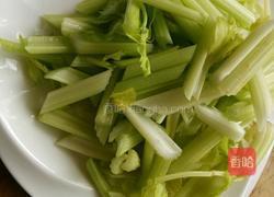 酸辣西芹的做法图解1
