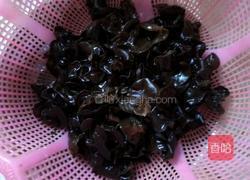 洋葱拌木耳的做法图解5