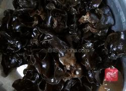 洋葱拌木耳的做法图解7