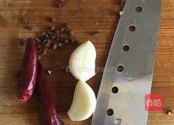 耗油鸡丁配彩椒的做法图解3