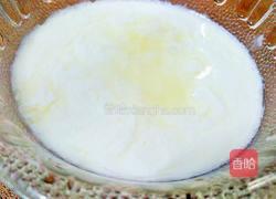 红丝绒蛋糕的做法图解2