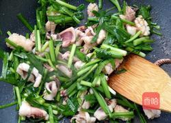 快手鱿鱼炒韭菜的做法图解6