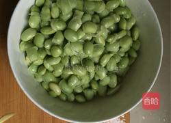 鱼块炒毛豆的做法图解2