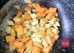 胡萝卜炒杏鲍菇的做法图解7