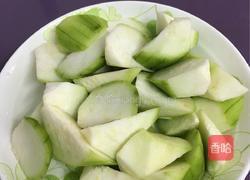 油条炒丝瓜的做法图解1