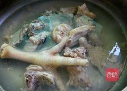 沙参枸杞鸡汤的做法图解3