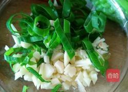 猪耳朵豆角炒肉丝的做法图解4