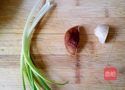 香菇鲜肉包的做法图解1