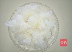 银耳红枣羹的做法图解2