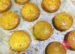 豆沙蛋黄月饼的做法图解8